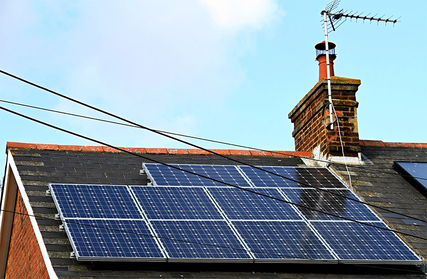 Solar roof panel